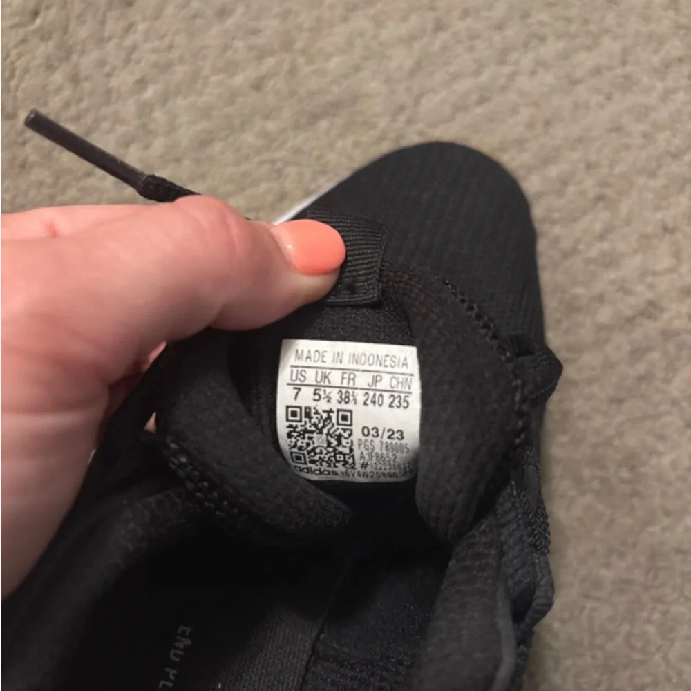 Adidas Sneakers